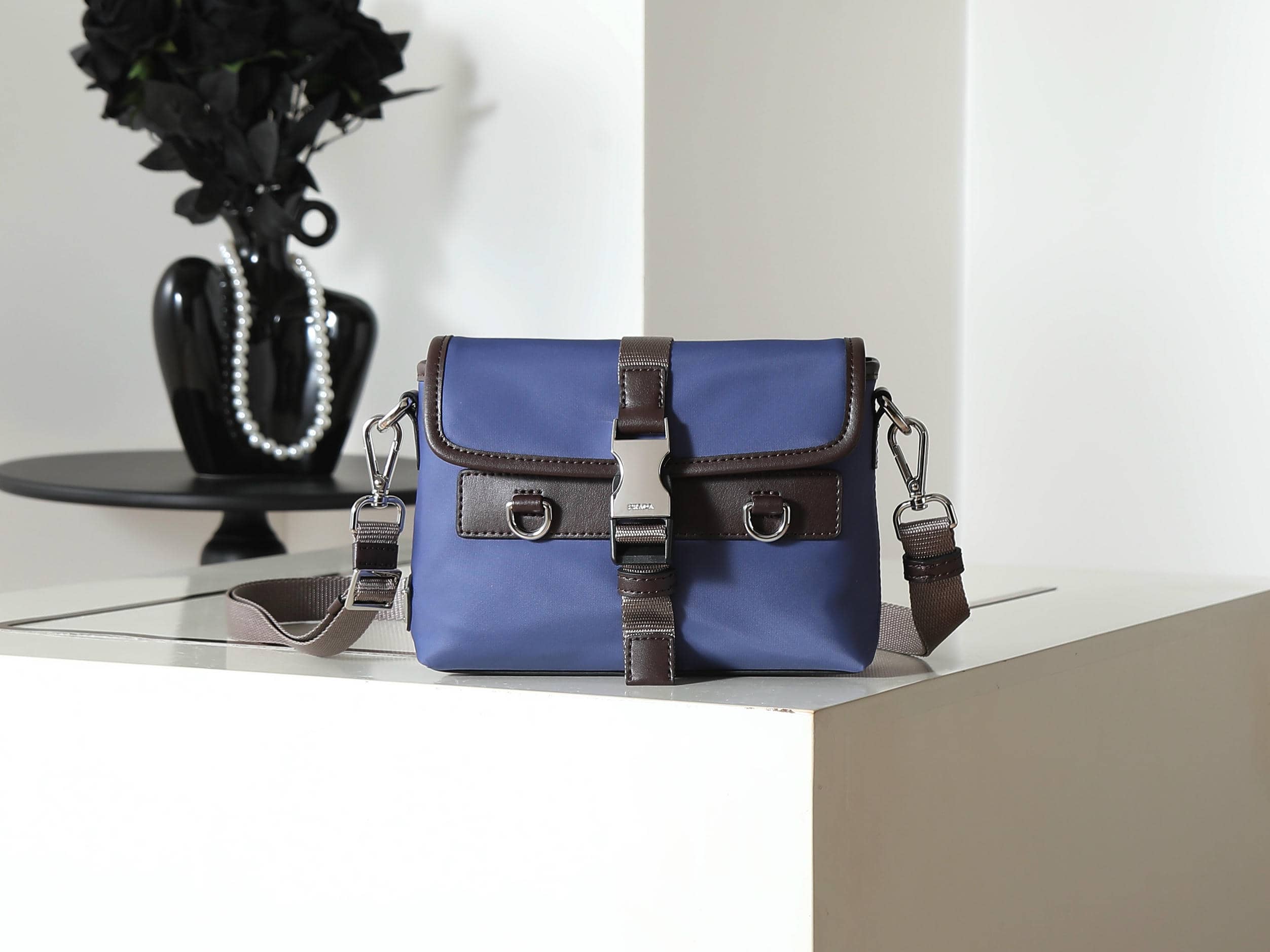 020Series-Chest Bag